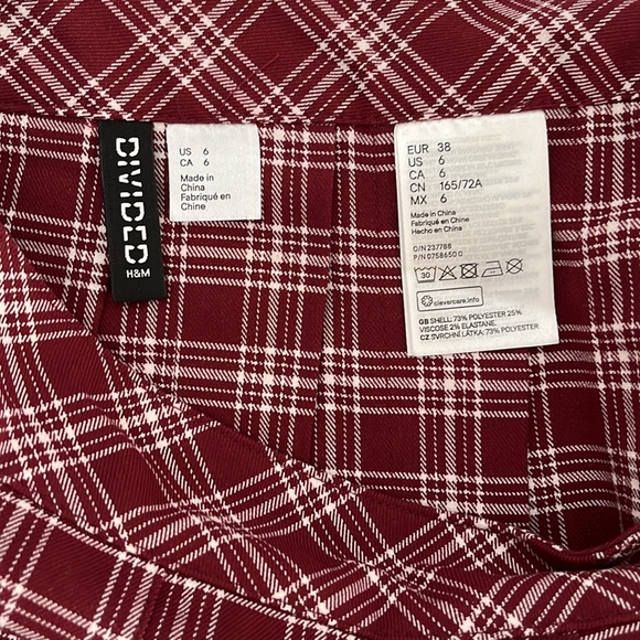 [3/$30] H&M Divided Burgundy Red Plaid Tennis Skirt- Size 6 👚 - Picture 4 of 4